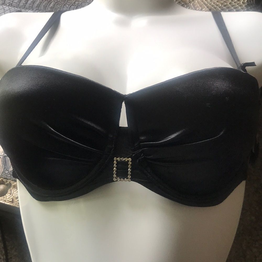 Kardashian Jet Black Bra Size 32C New!